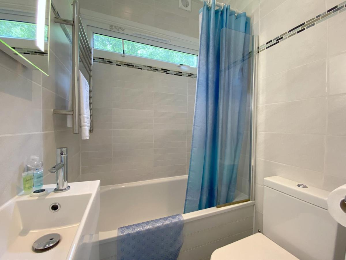 Pass The Keys Gower Beach Staycation Caswell Bay - Sleeps 4 Swansea Kültér fotó