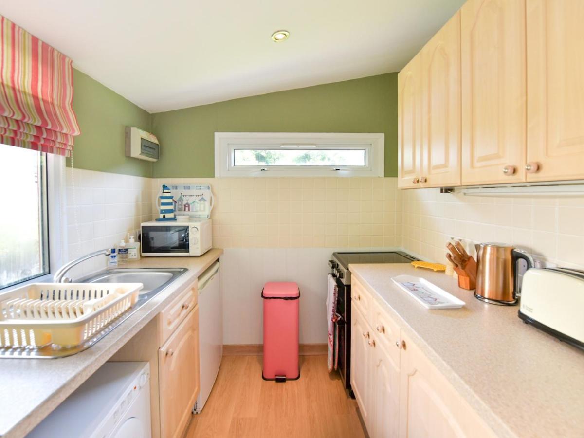Pass The Keys Gower Beach Staycation Caswell Bay - Sleeps 4 Swansea Kültér fotó